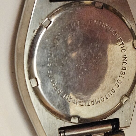 VINTAGE 70s Radiant Automatic Day/Date Swiss Tonneau Watch | Retro Blumar - Picture 14 of 16